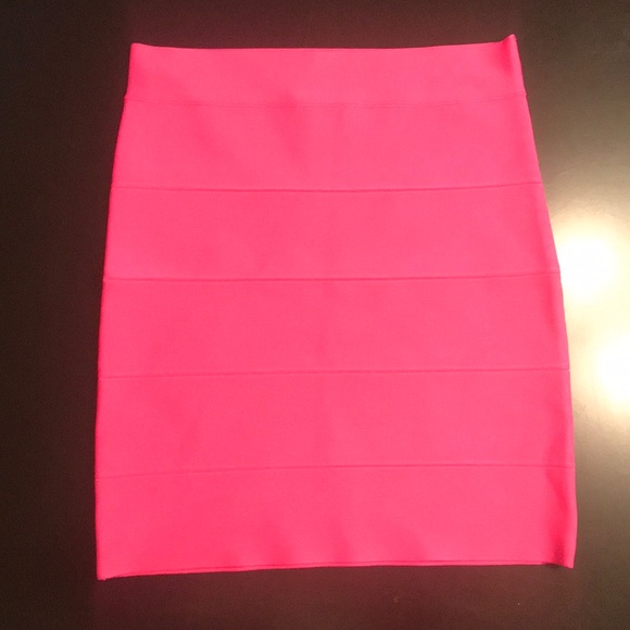 BCBGMAXAZRIA Power skirt - Picture 1 of 4